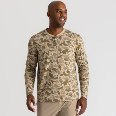 Men’s Bamboo Flex Long Sleeve Henley – Barrier Island Camo